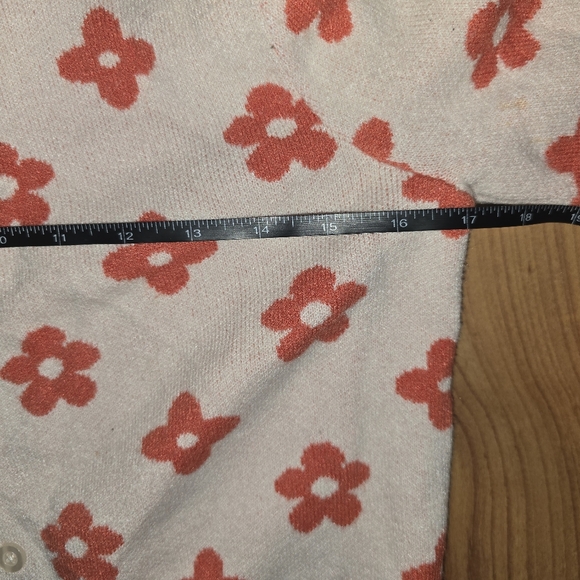 Wild Fable white knit box cut cardigan w/orange flowers, cropped stretch, Medium - Picture 4 of 8